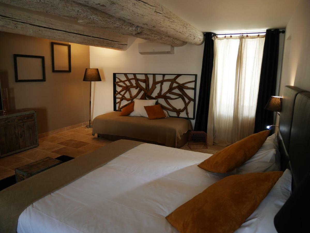 Bed and Breakfast Mas Du Grand Bordes Saint-Laurent-dʼAigouze Exteriér fotografie