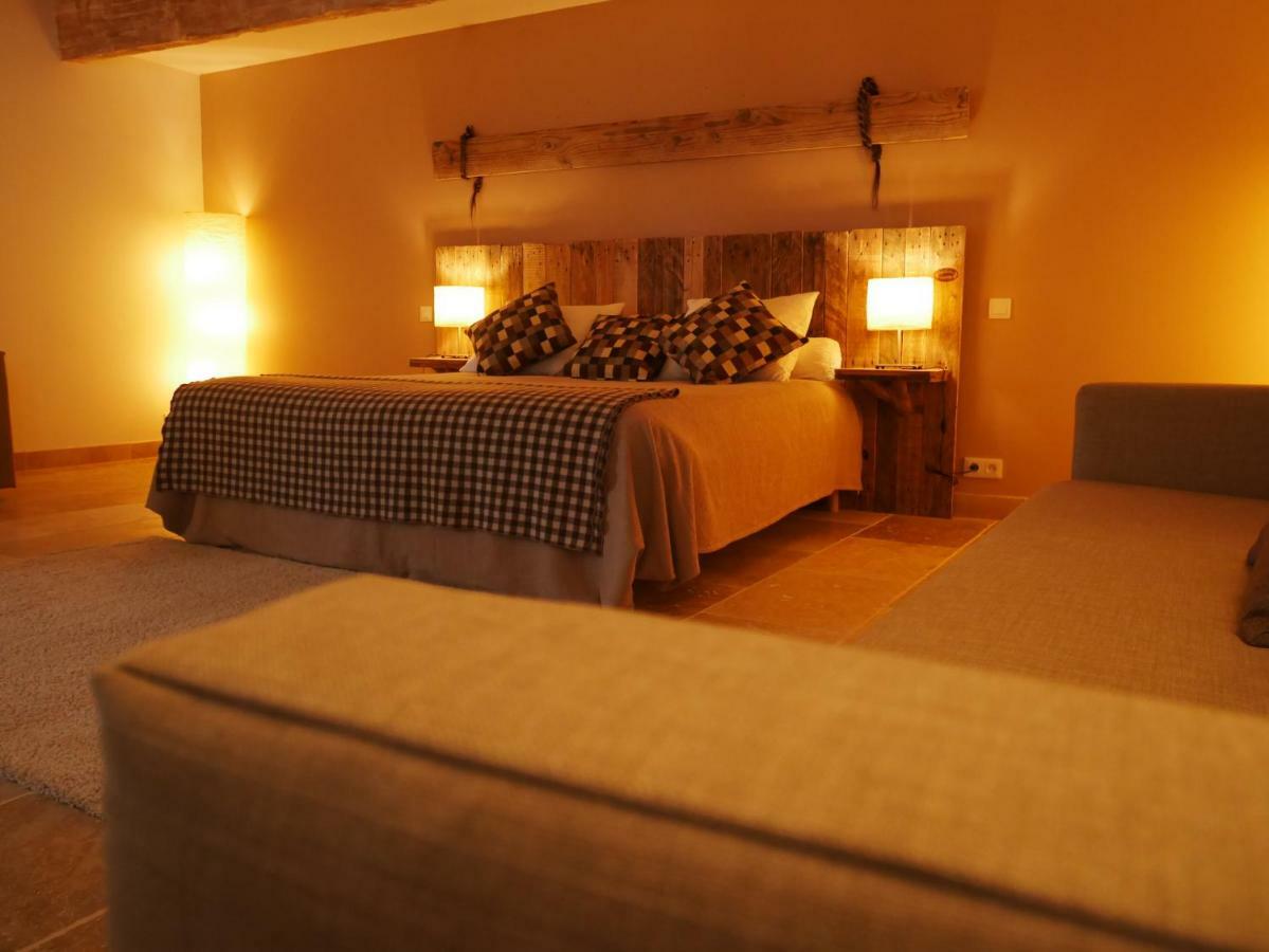 Bed and Breakfast Mas Du Grand Bordes Saint-Laurent-dʼAigouze Exteriér fotografie